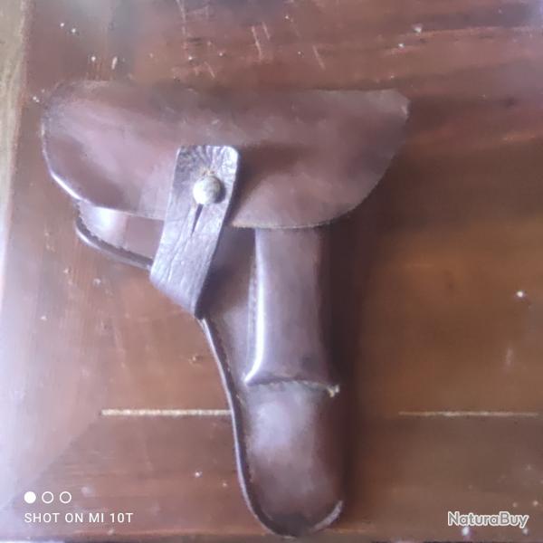 tui cuir avec marquage non identifi