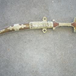 très belle dague orientale