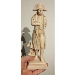 Statuette de Napoléon signée A. Santini - résine imitation ivoire - vintage