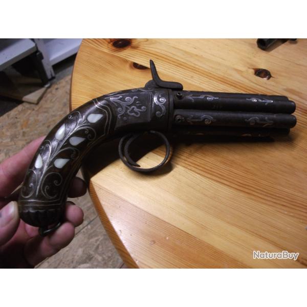 PISTOLET POIVRIERE 6 CANONS TOURNANS 7MM