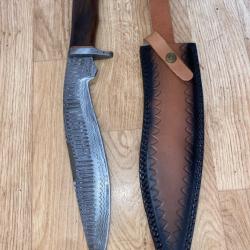 Couteau Kukkri Kukri Manche Bois Garde Pommeau Lame Acier Damas 256 Couches Etui Cuir Artisanat