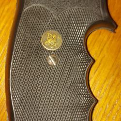 Crosse Pachmayr origine Colt Python