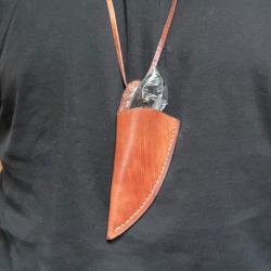 Mini couteau Pendant Lame Acier damas Manche En Corne De Buffle ( Mini 1 )