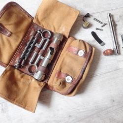 1936 : Trousse à pièces détachées pour armurier. Ordonnance suisse.