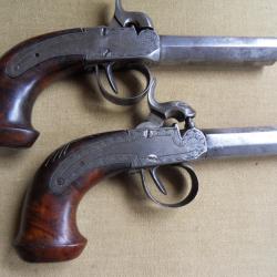 PAIRE DE PISTOLETS