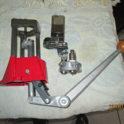 LEE TURRET PRESS + Tourelle avec 3 outils 38/357 + plus auto disk powder measure