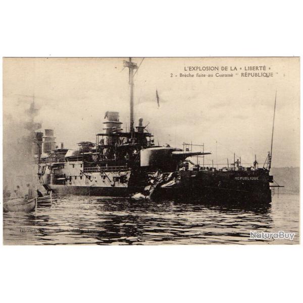 CPA-Marine Militaire-L'Explosion du Cuirasse La Liberte-Breche faite-au Cuirasse "REPUBLIQUE" N3108