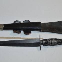 Ancienne reproduction Dague commando SAS Français  Anglais British/ GB WW2 à identifier