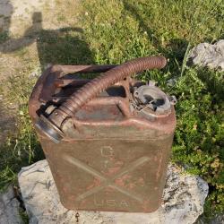 Jerrycan usa ww2 avec bec verseur