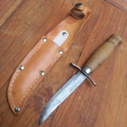 Couteau de Chasse FROST MADE IN SWEDEN avec Garde et Étui en Cuir