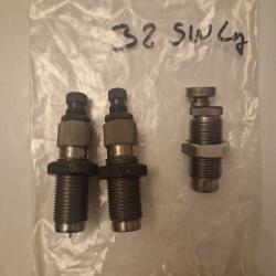 Jeu outil calibre 32 Smith et wesson Redding sans boite tres bon etat avec shell holder