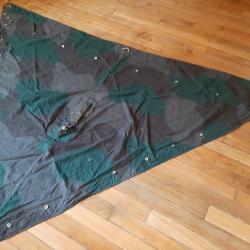 Poncho militaire camouflé pays nordique de la Seconde Guerre Mondiale authentique.