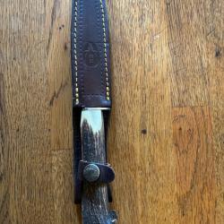 Couteau Muela état neuf avec étui cuir