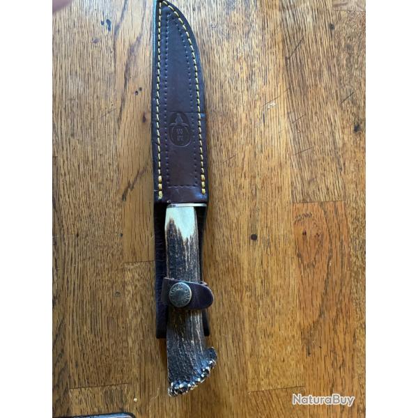 Couteau Muela tat neuf avec tui cuir