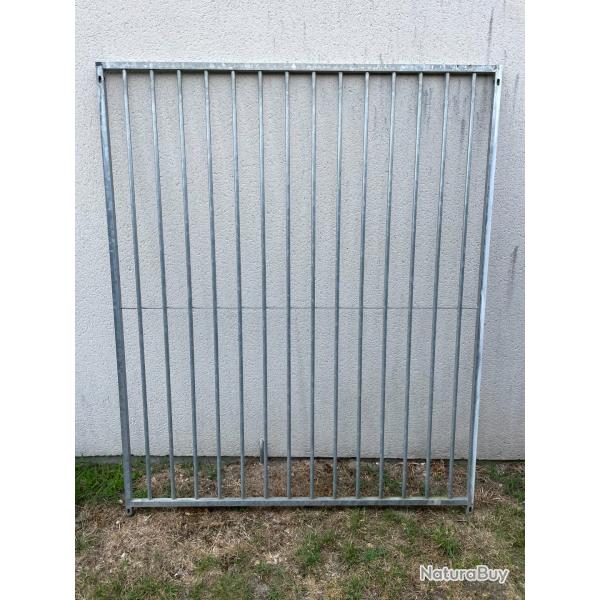 Panneaux chenil plein 1.84H x 1.50L