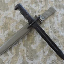 Baïonnette M1 italienne pour fusil Garand, quasi neuve.