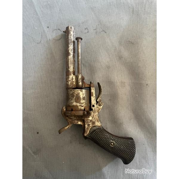 Revolver ancien