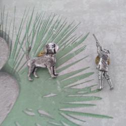 Deux pin's sur la chasse de collection