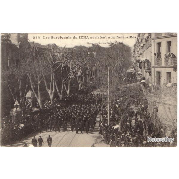 CPA - Marine Militaire - Les Survivants du " IENA " assistant aux funrailles -N3113