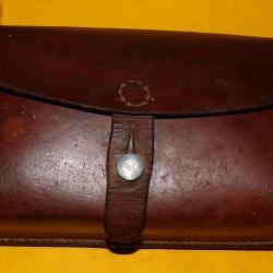 ARMEE SUISSE :ETUI EN CUIR POUR CARTOUCHIERE DE L'ARMEE SUISSE , DATE 1966  FABRICANT DANS LE TAMPON