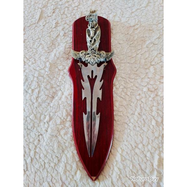 Couteau de collection avec support