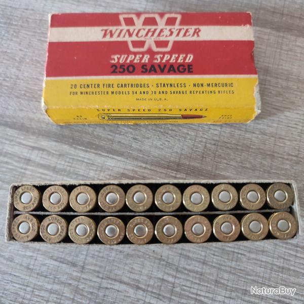 Ancienne bote de 20 cartouches Winchester calibre 250 savage 87 grains Made in usa