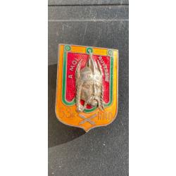 Insigne assez peu courant du 53 eme Régiment d'Artillerie.