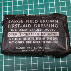 PANSEMENT US ARMY FIRST AID DRESSING LARGE FIELD BROWN HANDY PAD WW2 39/45 (2)