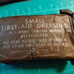PANSEMENT US ARMY SMALL FIRST AID DRESSING CARLISLE MODEL STERILIZED CONVENIENCE WW2 39/45 (6)