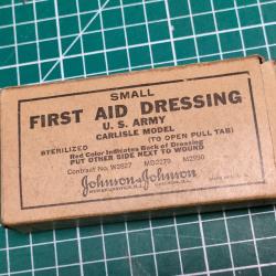 PANSEMENT US ARMY SMALL FIRST AID PACKET JOHNSON ET JOHNSON WW2 39/45 (14)