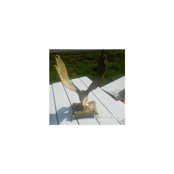 bel aigle en bronze