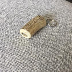 Porte clef en bois de cerf 2