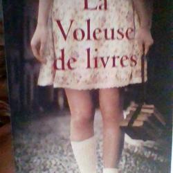 La voleuse de livres par Markus Zusak - Pocket -