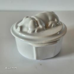 Belle cocotte individuelle rare de poteries de Soufflenheim,  avec un couvercle cochon