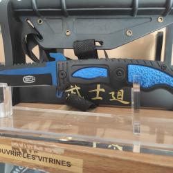 Couteau assisté bleue