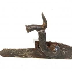 Ancienne platine pour fusil ancien A