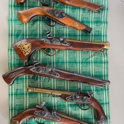 Collection de répliques de pistolets à silex - 17/18ème siècle