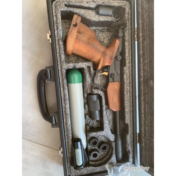 Pistolet comptition 4,5 tau7