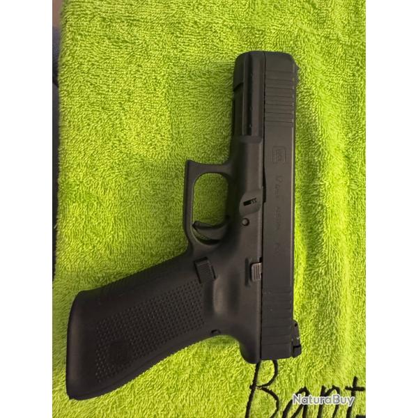 Vend glock 17 gen5 d origine sauf fibre