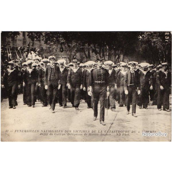 CPA - Marine Militaire- FUNERAILLES VICTIMES CATASTROPHE CUIRASSE LIBERTE MARINS ANGLAIS EXMO-N3135