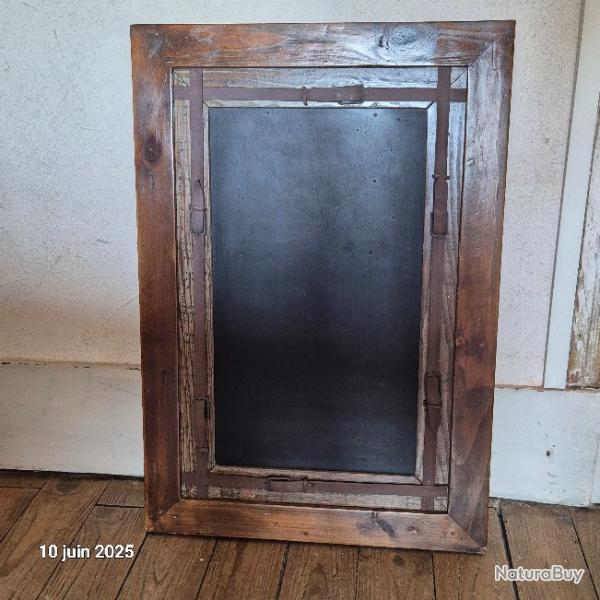 Tableau noir  avec cadre bois facon ancien et dcoration cuir, tendance equitation