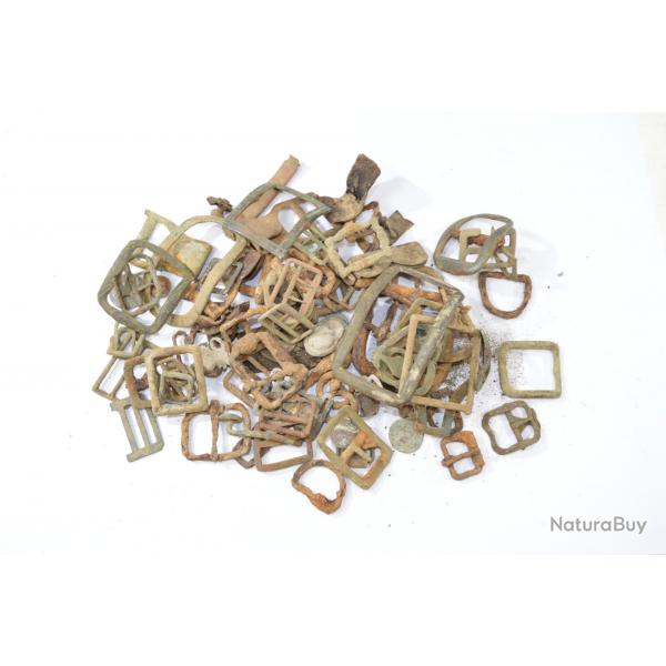 Lot de boucles anciennes. Pices de terrain. Romain ? Empire ? Premire Guerre Mondiale ? 800gr