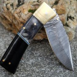 Beau Couteau Damas Lame Drop Point 128 Couches Manche Bélier & Résine Fab Artisanale Linerlock 001