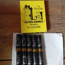 Boîte de 10 belles cartouches anciennes cal 12 douilles cartons  "La  Royale "