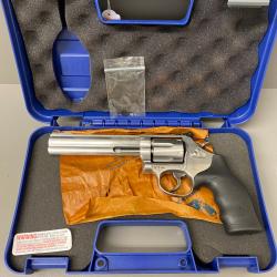 Revolver SMITH & WESSON modèle 686, canon de 6'', calibre 357 magnum