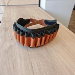 Cartouchière cal 12 Super Magnum Cuir 15 tubes