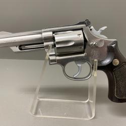 Revolver SMITH & WESSON modèle 66 Combat Magnum, canon 4", calibre 357 magnum