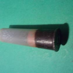 Cartouche de chasse rare cal: 28, culot acier, étui plastic translucide de 60 m/m