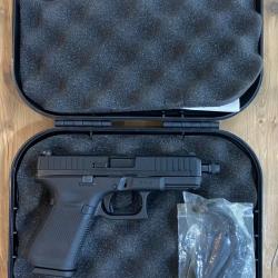 Pistolet GLOCK modèle 44 Fileté, calibre 22lr avec mallette