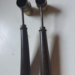 Deux Doseur pour poudre plus un extracteur et un sertisseur
